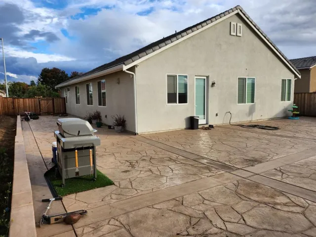 2740 Grayson Street, Hollister, California 95023