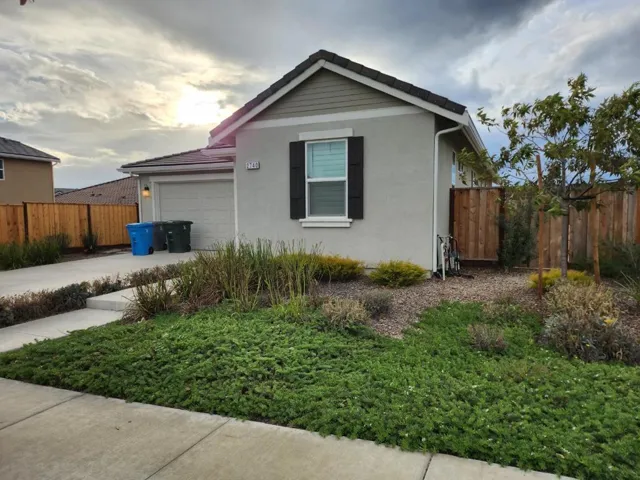 2740 Grayson Street, Hollister, California 95023