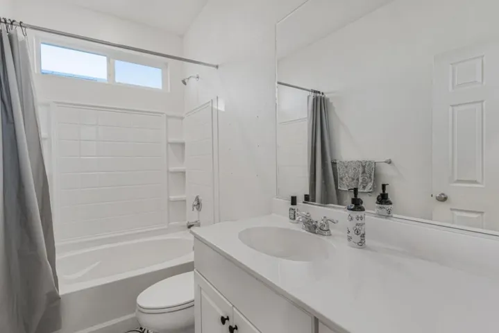 2740 Grayson Street, Hollister, California 95023