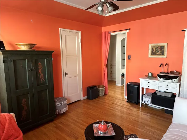 3930 Roxton Avenue, Los Angeles, California 90008