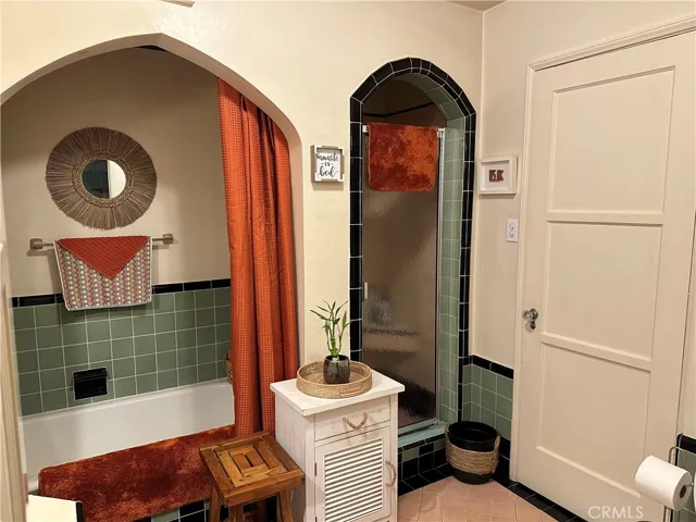 3930 Roxton Avenue, Los Angeles, California 90008