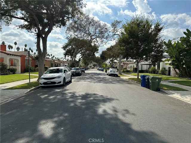 3930 Roxton Avenue, Los Angeles, California 90008