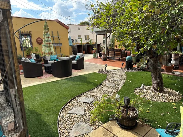 3930 Roxton Avenue, Los Angeles, California 90008