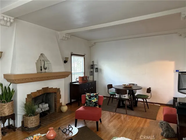 3930 Roxton Avenue, Los Angeles, California 90008