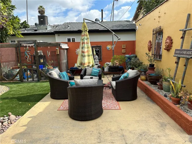 3930 Roxton Avenue, Los Angeles, California 90008