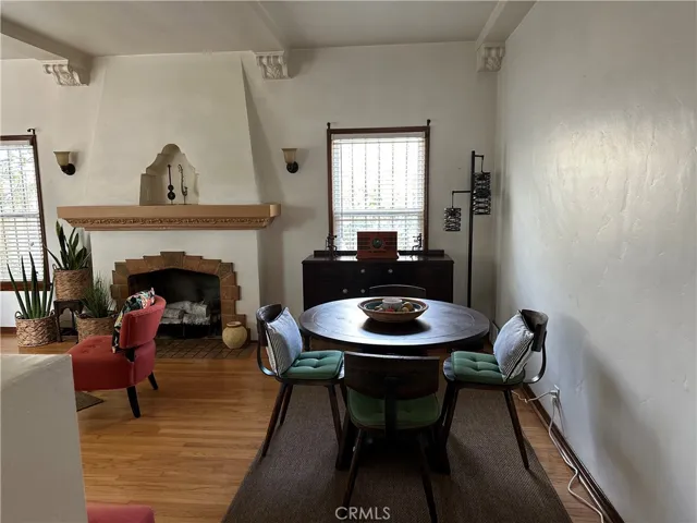 3930 Roxton Avenue, Los Angeles, California 90008