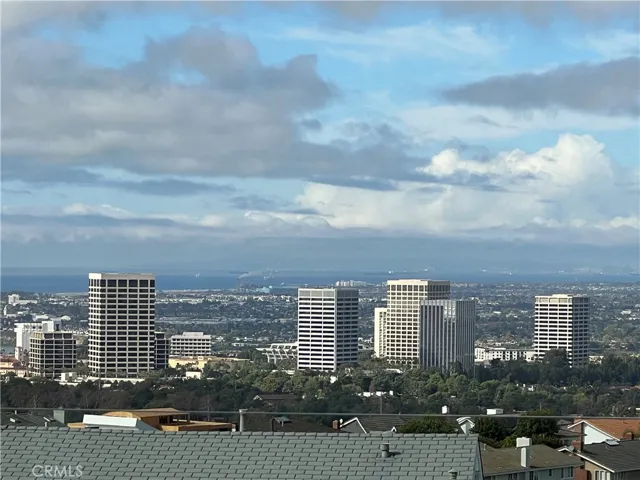SHORT DRIVE TO FASHION ISLAND
