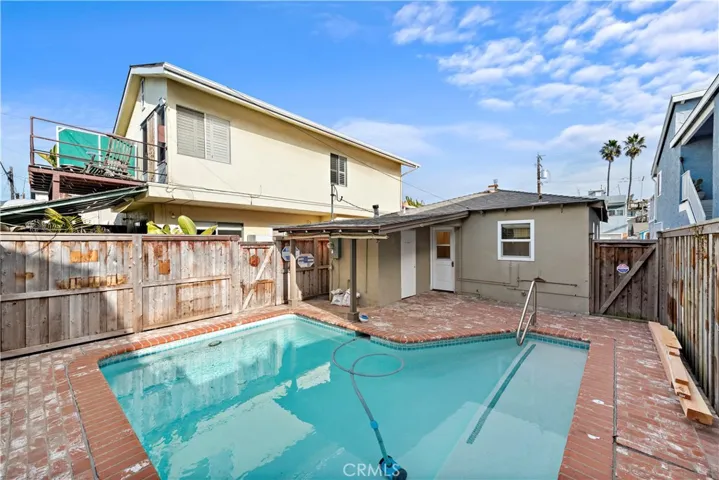 211 20th Street, Newport Beach, California 92663