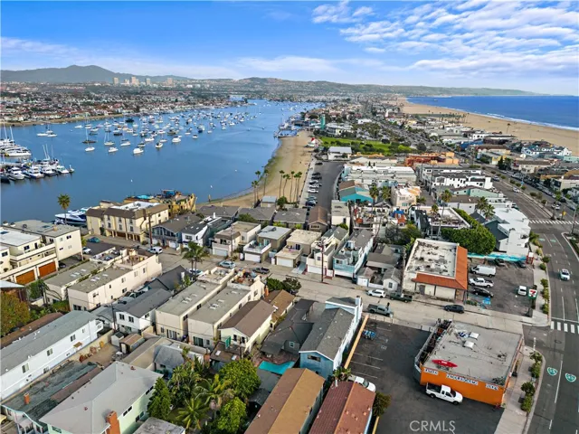 211 20th Street, Newport Beach, California 92663