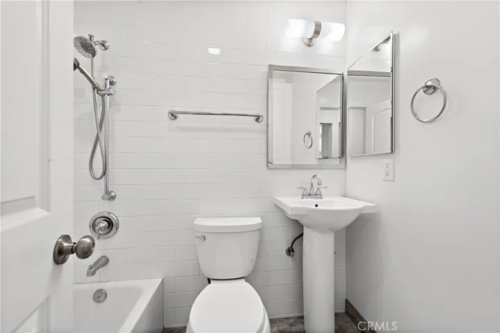 211 20th Street, Newport Beach, California 92663