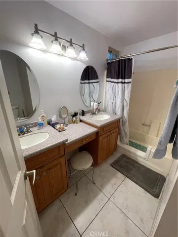 Primary bathroom with dual sinks!