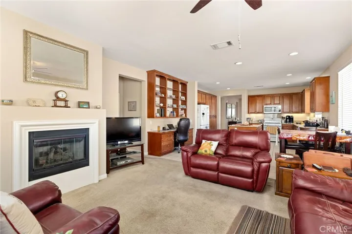 332 Shining Rock, Beaumont, California 92223