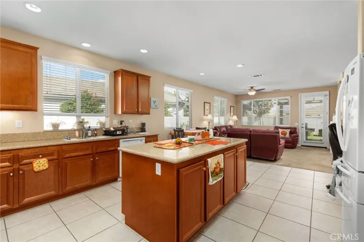 332 Shining Rock, Beaumont, California 92223