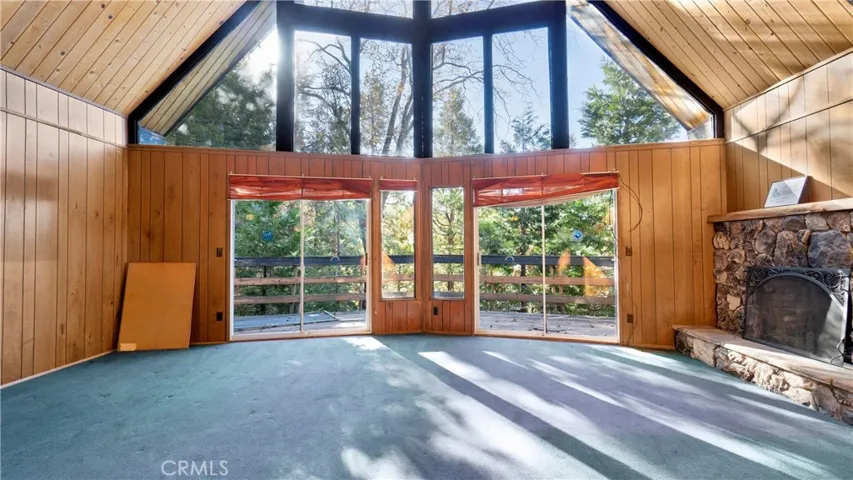 369 Jasmine Lane, Lake Arrowhead, California 92352