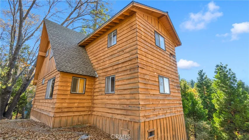 369 Jasmine Lane, Lake Arrowhead, California 92352