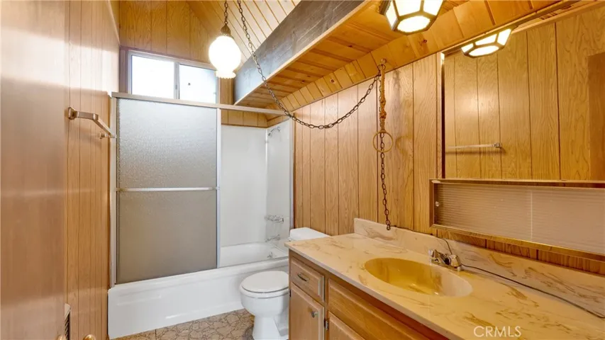 369 Jasmine Lane, Lake Arrowhead, California 92352