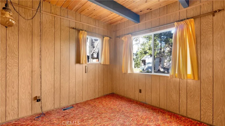 369 Jasmine Lane, Lake Arrowhead, California 92352