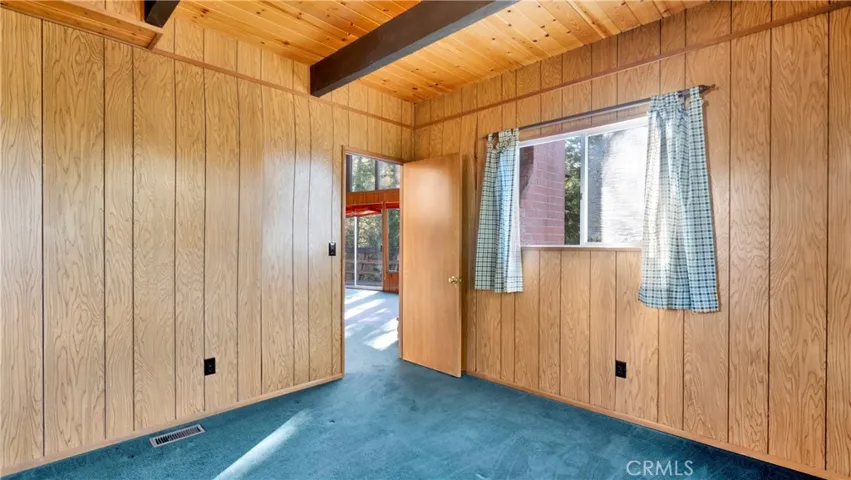 369 Jasmine Lane, Lake Arrowhead, California 92352