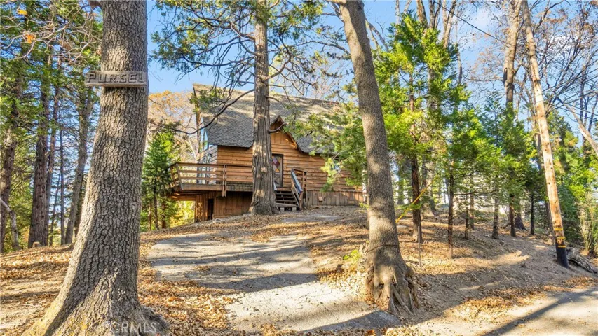 369 Jasmine Lane, Lake Arrowhead, California 92352