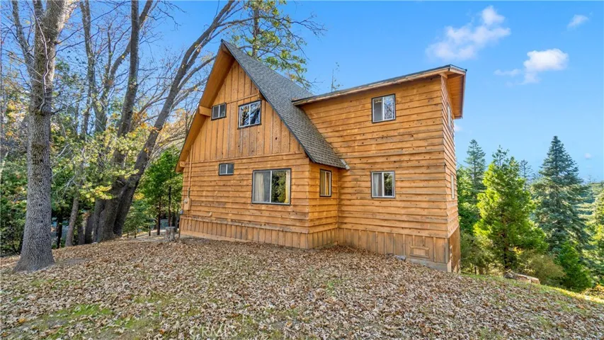 369 Jasmine Lane, Lake Arrowhead, California 92352