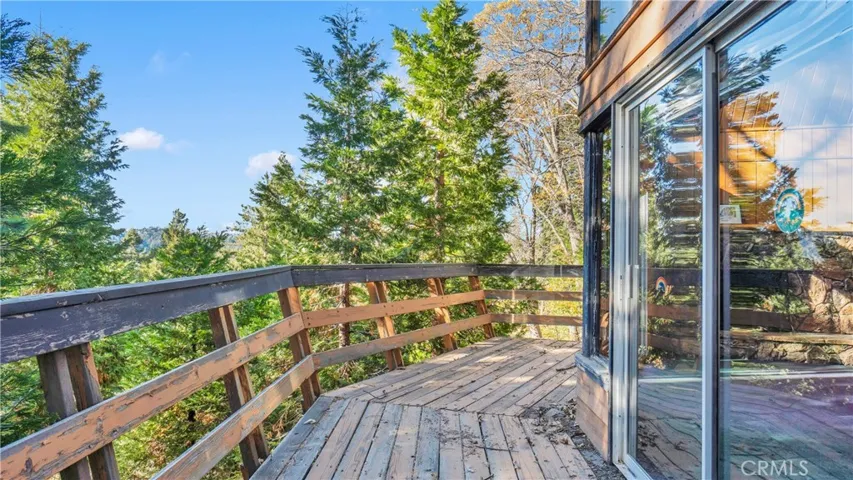 369 Jasmine Lane, Lake Arrowhead, California 92352