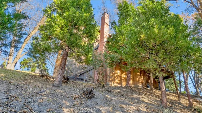 369 Jasmine Lane, Lake Arrowhead, California 92352