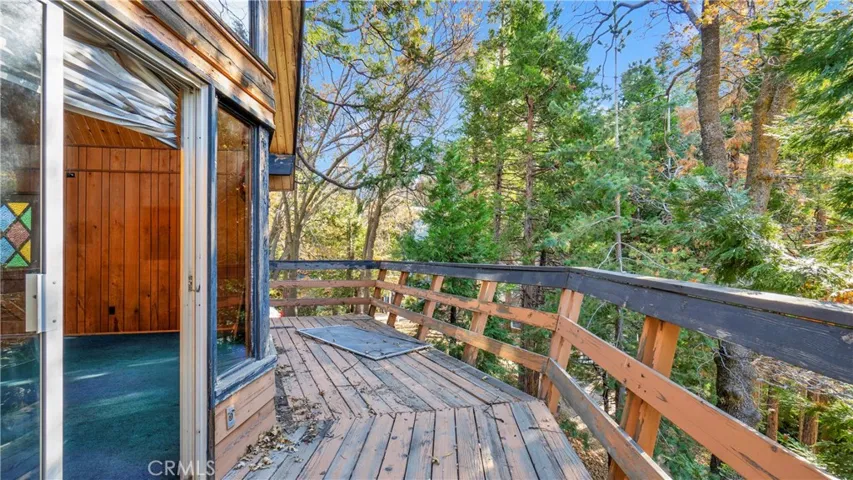 369 Jasmine Lane, Lake Arrowhead, California 92352