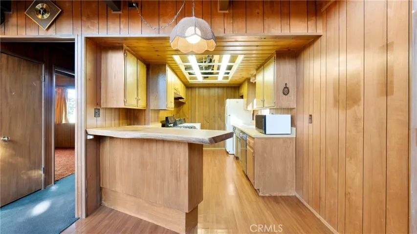 369 Jasmine Lane, Lake Arrowhead, California 92352