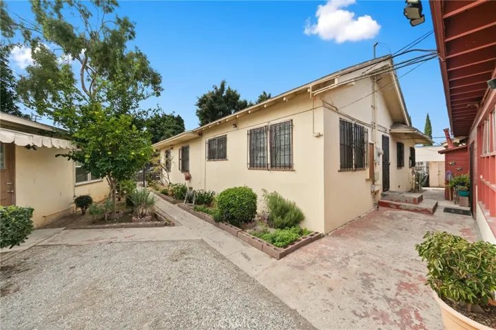 491 491.5 E 51st Street, Long Beach, California 90805