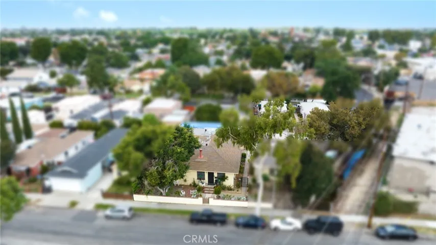 491 491.5 E 51st Street, Long Beach, California 90805