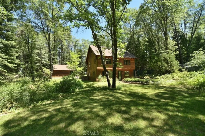 413 N Adams Drive, Mount Shasta, California 96067