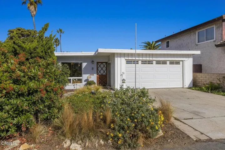 011_1133-shelburn-ln-ventura-ca-usa-011
