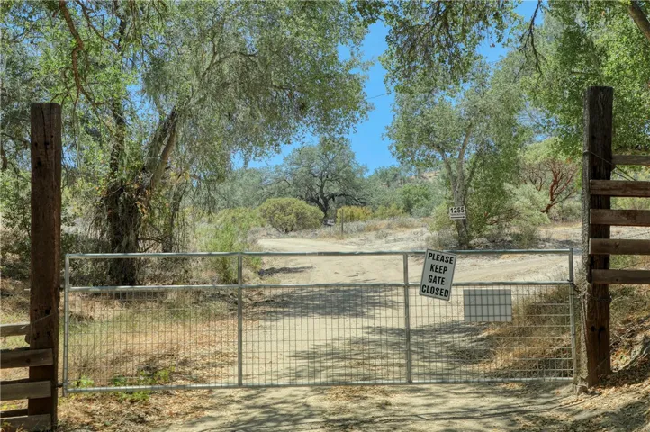 1255 Tierra Redonda, Bradley, California 93426