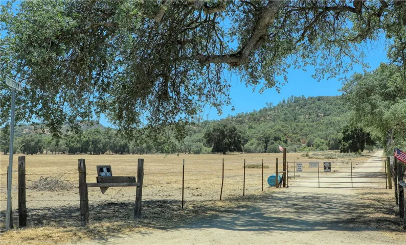 1255 Tierra Redonda, Bradley, California 93426
