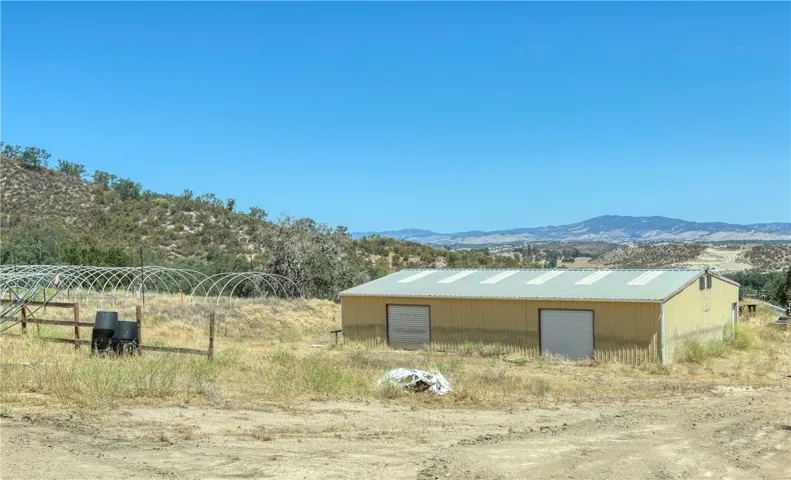 1255 Tierra Redonda, Bradley, California 93426