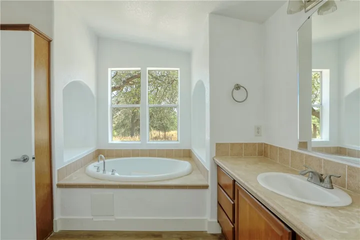 1255 Tierra Redonda, Bradley, California 93426