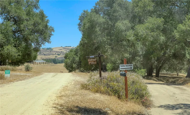 1255 Tierra Redonda, Bradley, California 93426
