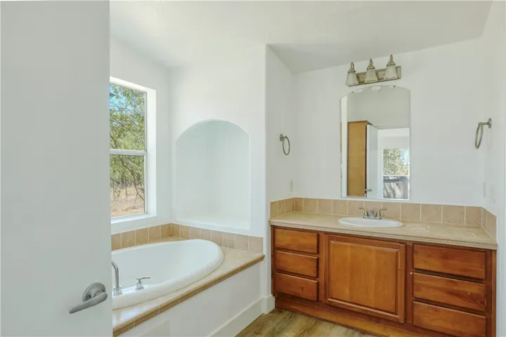 1255 Tierra Redonda, Bradley, California 93426