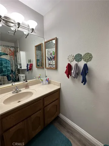 15140 Flathead Road, Apple Valley, California 92307