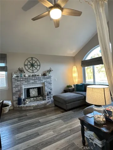 15140 Flathead Road, Apple Valley, California 92307