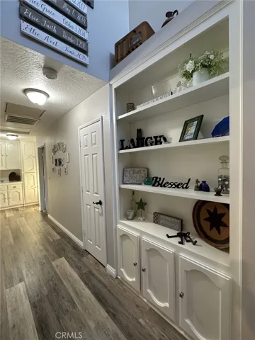15140 Flathead Road, Apple Valley, California 92307