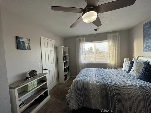 15140 Flathead Road, Apple Valley, California 92307
