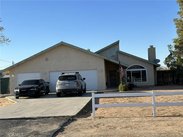 15140 Flathead Road, Apple Valley, California 92307