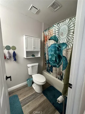 15140 Flathead Road, Apple Valley, California 92307