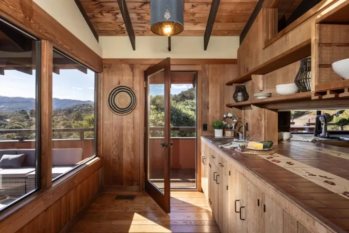 61 Corral De Tierra Road, Salinas, California 93908