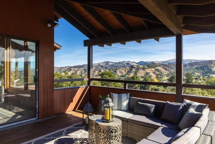 61 Corral De Tierra Road, Salinas, California 93908