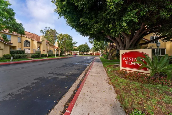 186 Alicante Aisle 203, Irvine, California 92614