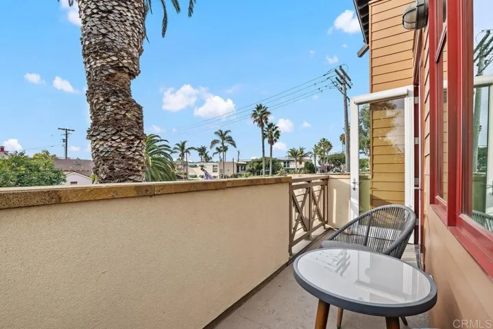 215 2nd Street #101, Encinitas, California 92024