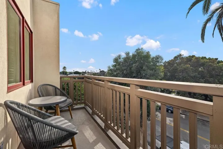 215 2nd Street #101, Encinitas, California 92024