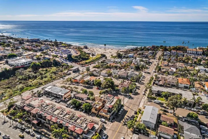 215 2nd Street #101, Encinitas, California 92024